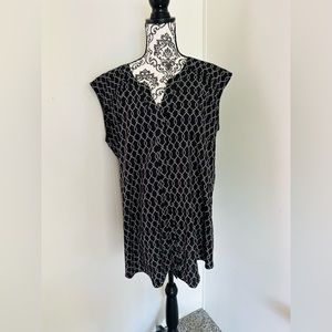 Motherhood Maternity Trellis Black Split Crew Neck Sleeveless Button Up Blouse